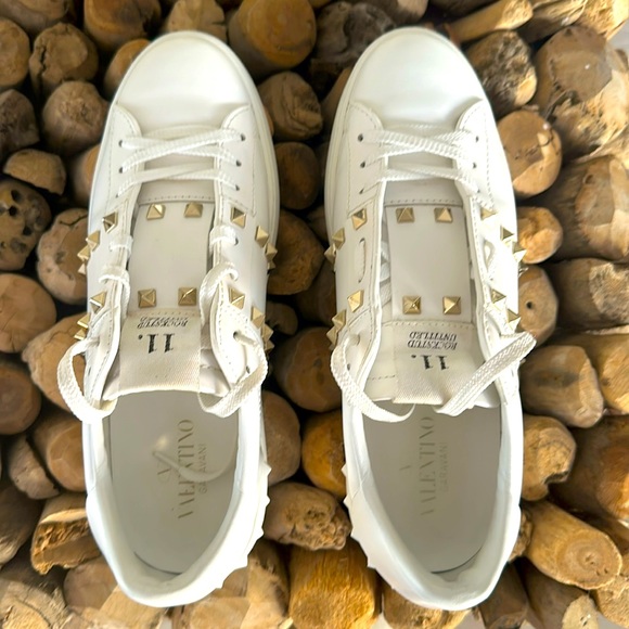 Valentino Garavani Shoes - Valentino White Rockstud Leather Sneakers